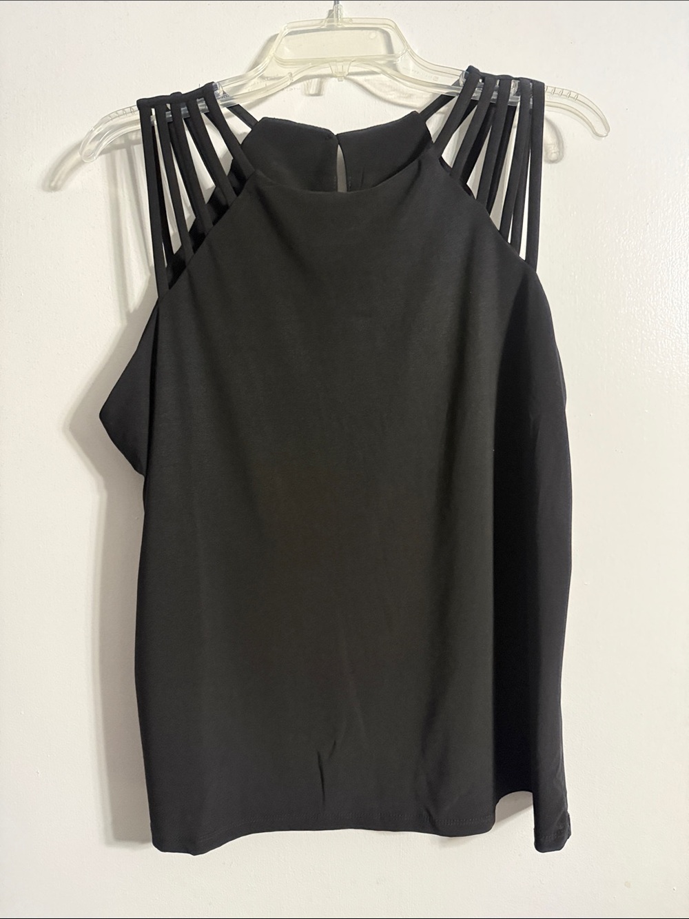 A.U.W. Women’s Black Strappy Shoulder Tank Top (XL)
